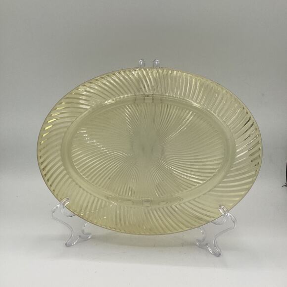 Vintage Depression Glass Federal Glass Co. "Twisted Optic Platter" 1945 Diana - Picture 4 of 4